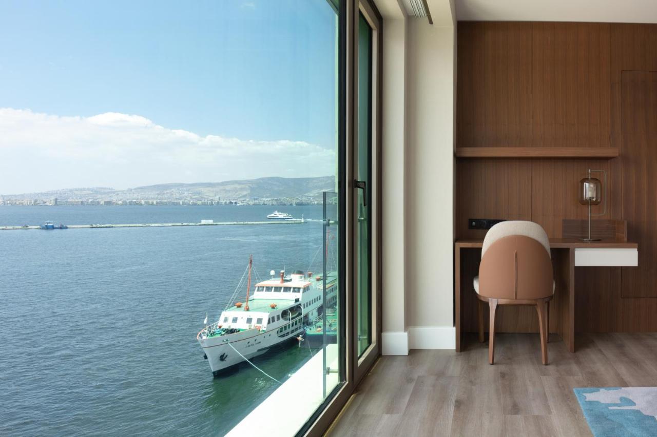 Izmir Marriott Hotel Eksteriør billede View from a room