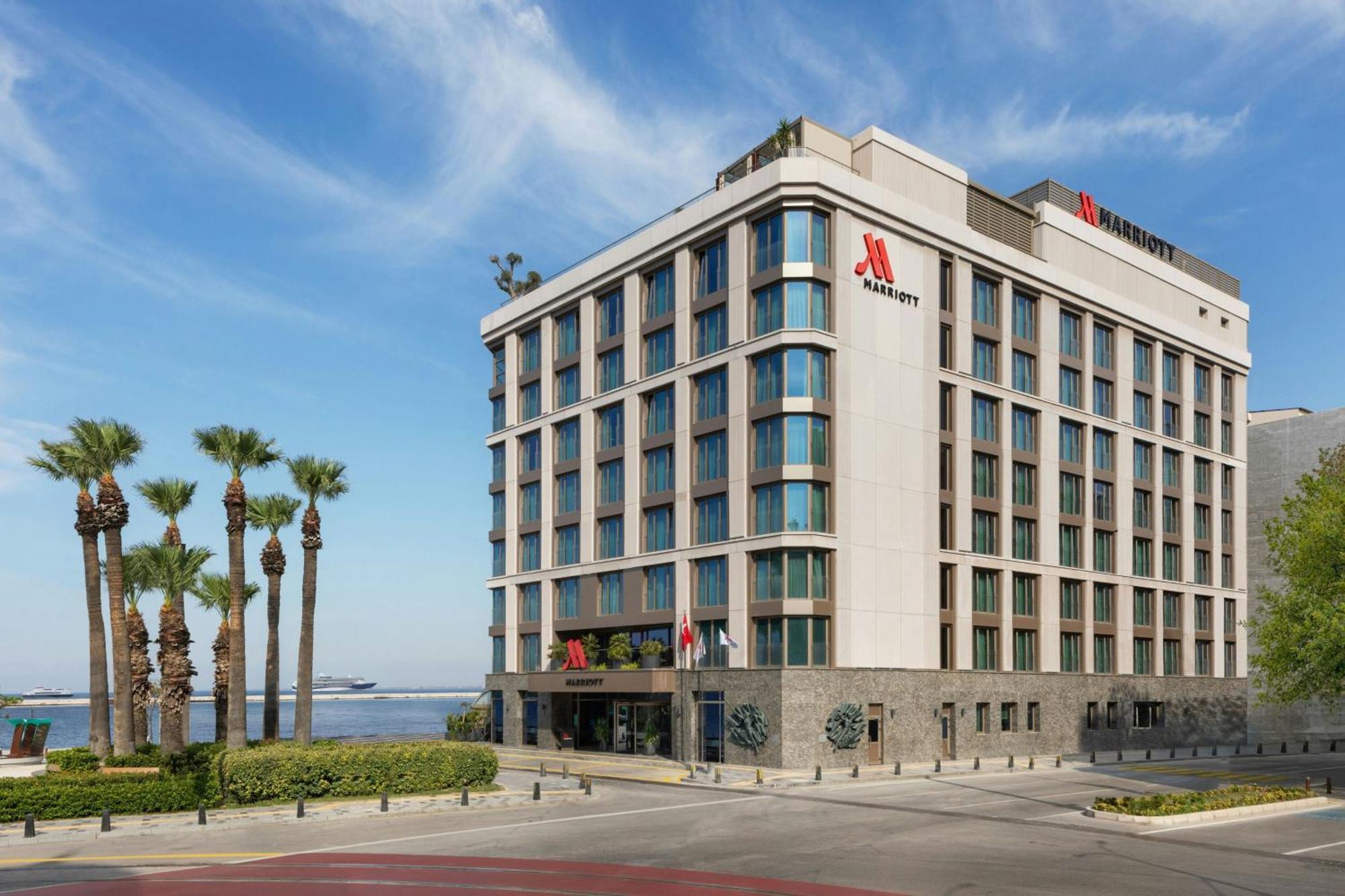 Izmir Marriott Hotel Eksteriør billede The hotel in 2016